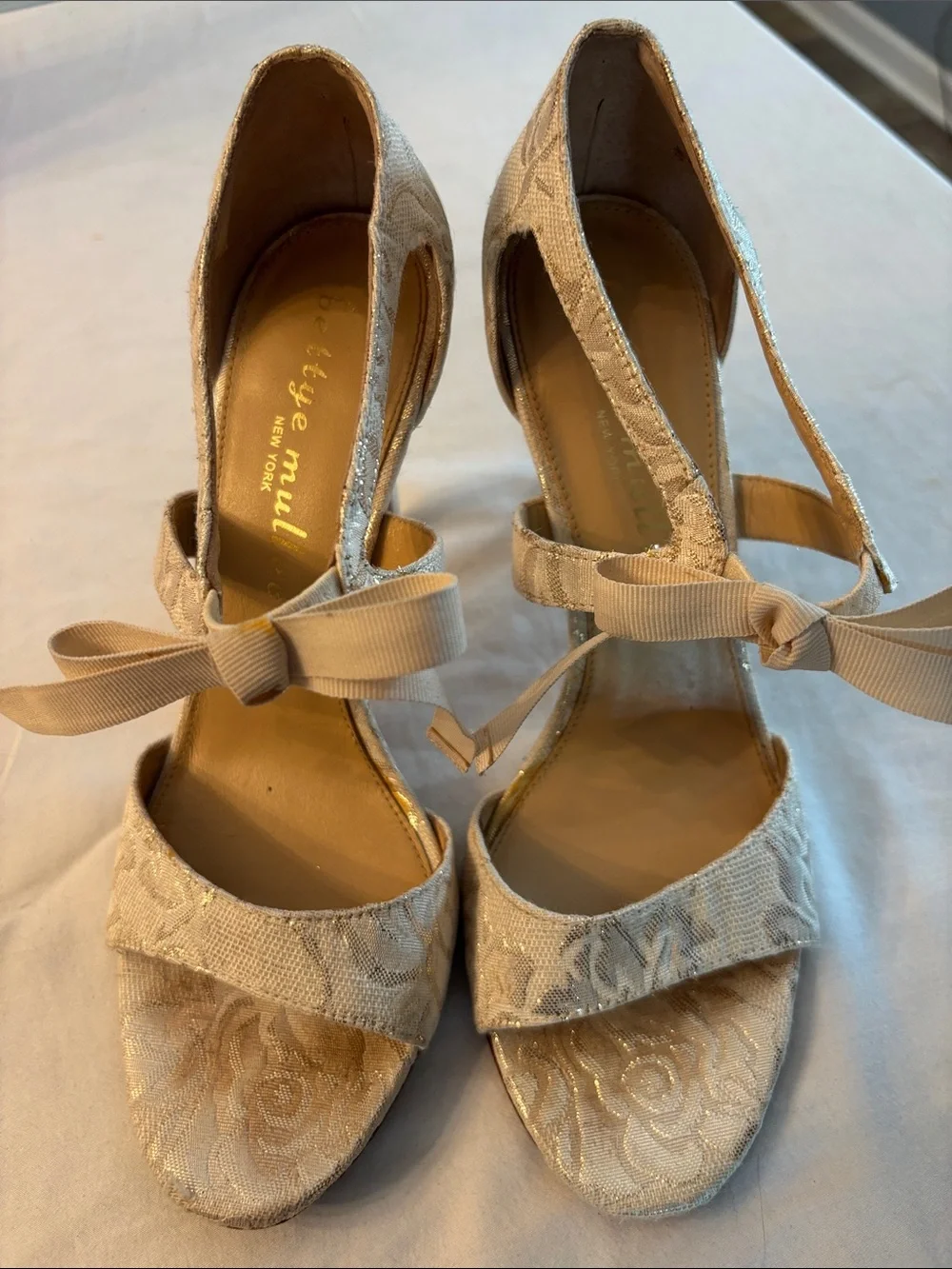 Bettye Mueller elegant Ivory Lace Open-Toe Heels with Ankle Tie, SZ 7.5